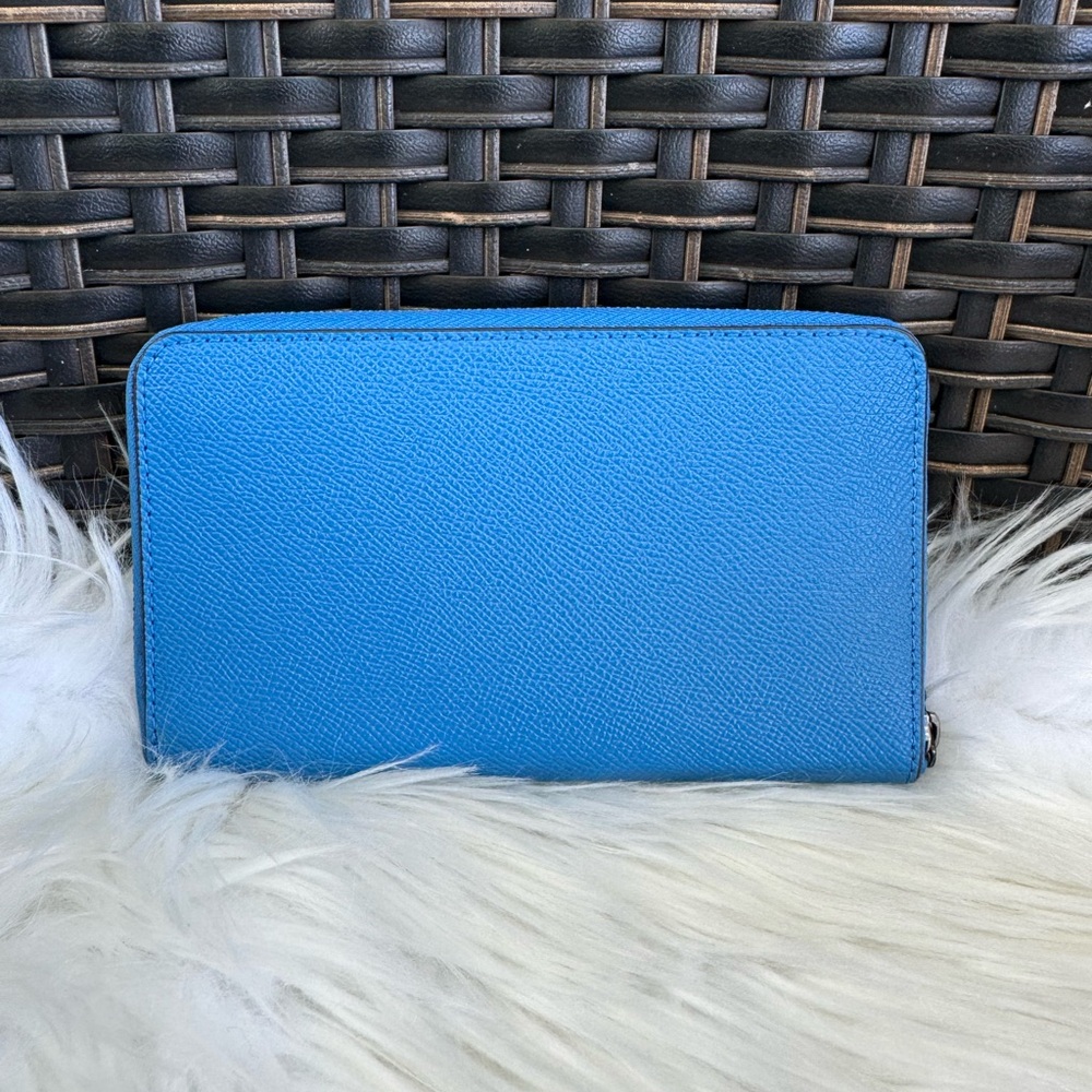 Medium Zip Around Wallet - Picture 2 of 3
